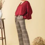 ECO-SUSTAINABLE FASHION ed è un pantalone realizzato con lana di riciclo